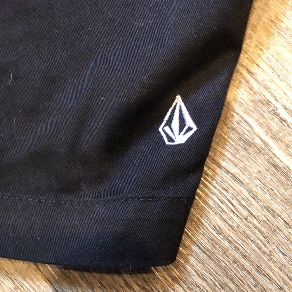Volcom Black Shorts - Picture 6 of 10